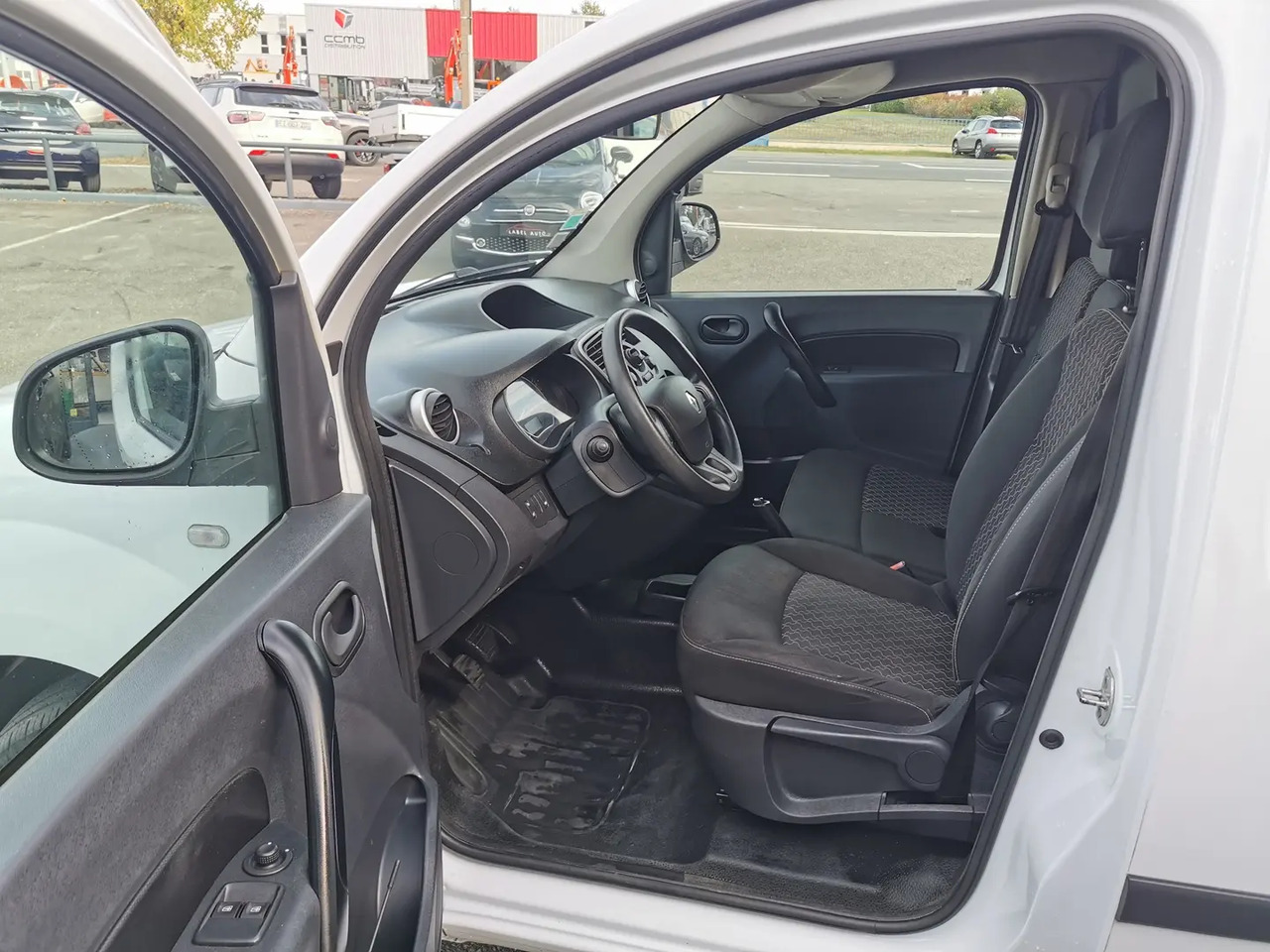 Renault Kangoo 1.5 BLUE DCI 80CH GRAND CONFORT 5CV - Panel van: picture 4 Renault Kangoo 1.5 BLUE DCI 80CH GRAND CONFORT 5CV - Panel van: picture 4