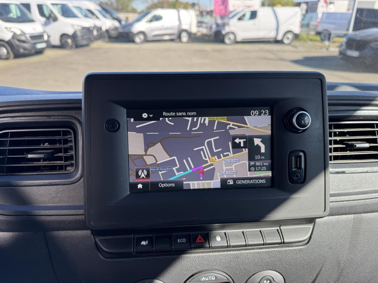 Tipper van Renault Master combi RENAULT 3T5 BENNE + COFFRE RJ DOUBLE CABINE 6 PL 2.3 DCI 130 CH CONFORT + GPS + REGUL + CLIM: picture 10