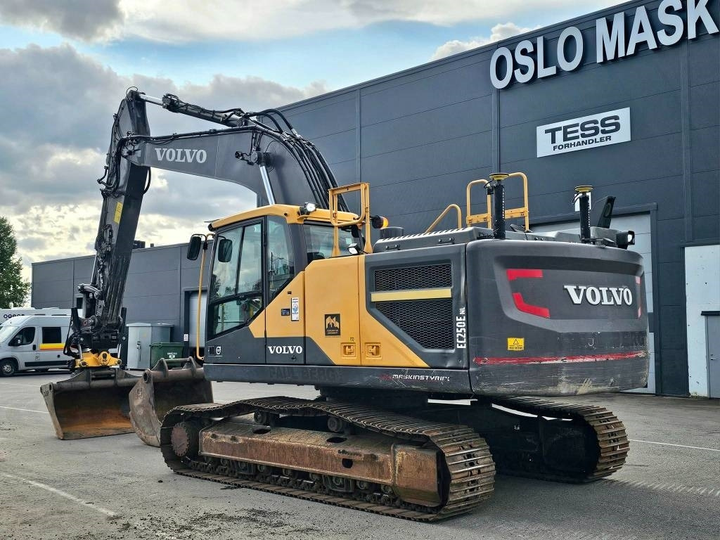 Volvo EC250 ENL - Crawler excavator: picture 3 Volvo EC250 ENL - Crawler excavator: picture 3