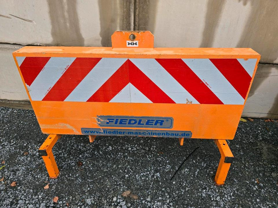 Fiedler Heckgewicht für Multicar Ballastgewicht Kontergewicht M30 FusoBöschungsmäher Böschungsmulcher Dücker - Counterweight: picture 5 Fiedler Heckgewicht für Multicar Ballastgewicht Kontergewicht M30 FusoBöschungsmäher Böschungsmulcher Dücker - Counterweight: picture 5