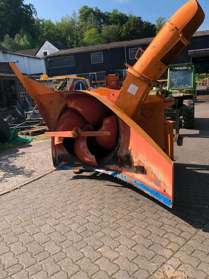 Schneeschleuder Beilhack HS 135 S Schneefräse Anbau- Schneeschleuder für Unimog 405 U300 U 400 500 405 423 430 530 318 527 427 327 - Snow blower: picture 1 Schneeschleuder Beilhack HS 135 S Schneefräse Anbau- Schneeschleuder für Unimog 405 U300 U 400 500 405 423 430 530 318 527 427 327 - Snow blower: picture 1