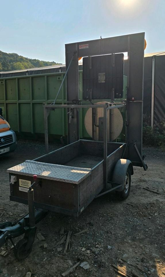 Trailer Nissen FAT Absperrtafel VZ616 Fahrbare Verkehrsleittafel Verkehrssicherungsanhänger Verkehrsleitanhänger Trebbiner Horizont Sperrwand: picture 6