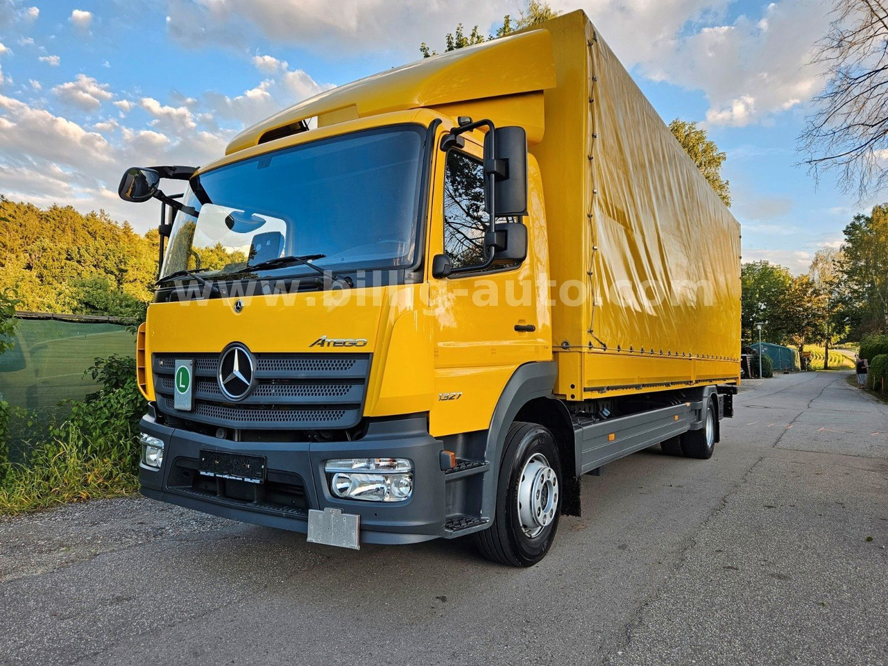 Mercedes-Benz Atego 1327 L * BREMS/SPUR-ASS*DIFF.*LBW*AHK*7.2m - Box truck: picture 1 Mercedes-Benz Atego 1327 L * BREMS/SPUR-ASS*DIFF.*LBW*AHK*7.2m - Box truck: picture 1