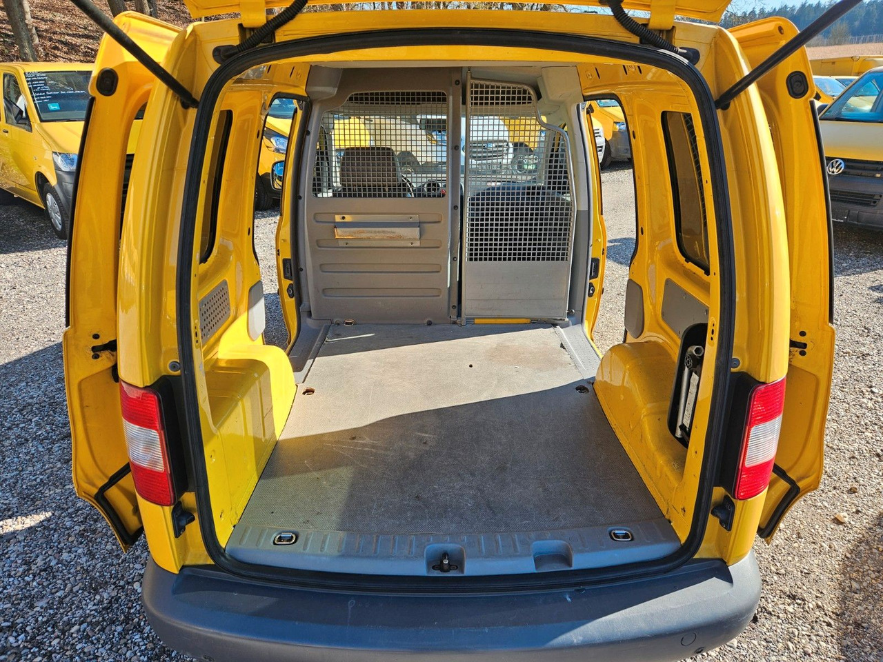 Volkswagen Caddy 2.0 SDI*1.Hand*S-heft*2xSchiebetüre - Passenger van: picture 5 Volkswagen Caddy 2.0 SDI*1.Hand*S-heft*2xSchiebetüre - Passenger van: picture 5