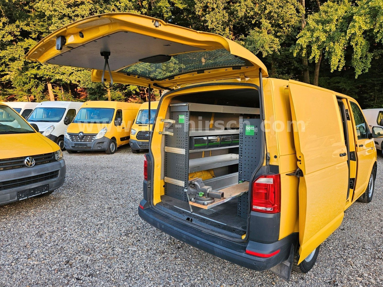 Volkswagen T6 Transporter 4x4 Allrad Sortimo Navi Stdhzg AC - Small van: picture 2 Volkswagen T6 Transporter 4x4 Allrad Sortimo Navi Stdhzg AC - Small van: picture 2