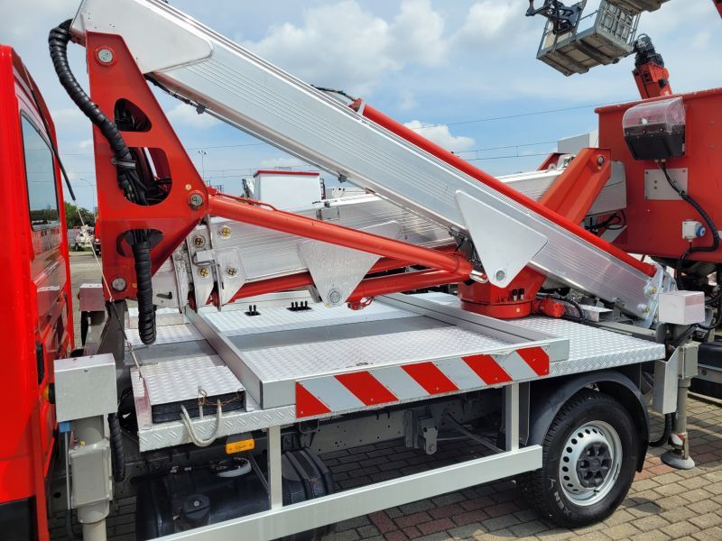 Iveco Daily 35S12 podnośnik koszowy 21 m Multitel MX210 - Truck mounted aerial platform: picture 3 Iveco Daily 35S12 podnośnik koszowy 21 m Multitel MX210 - Truck mounted aerial platform: picture 3