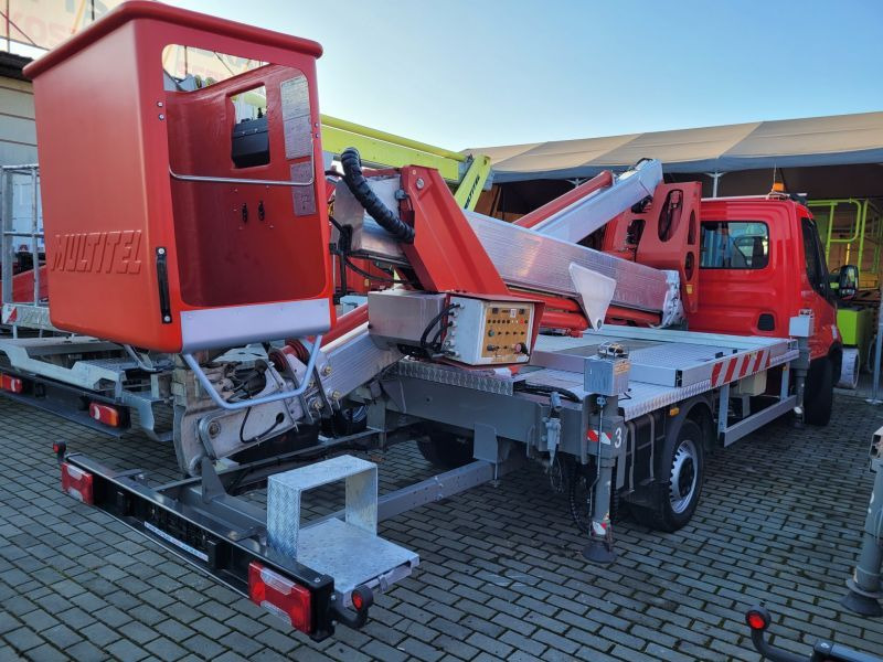 Iveco Daily 35S12 podnośnik koszowy 25 m Multitel MX250 - Truck mounted aerial platform: picture 3 Iveco Daily 35S12 podnośnik koszowy 25 m Multitel MX250 - Truck mounted aerial platform: picture 3