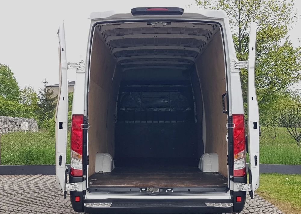 Iveco DAILY 35S15 3,0 MAXI DŁUGI WYSOKI KLIMATRONIK TEMPOMAT BLASZAK VAN - Panel van: picture 5 Iveco DAILY 35S15 3,0 MAXI DŁUGI WYSOKI KLIMATRONIK TEMPOMAT BLASZAK VAN - Panel van: picture 5