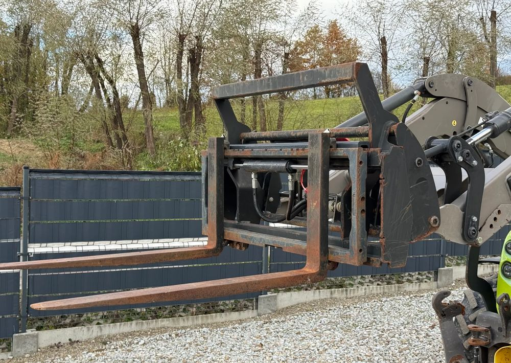 Claas * 240 F NEXOS CLAAS * 4x4 * Sadowniczy * Tur MX F304 * TUZ * Wałek WOM* Ciągnik * Traktor * - Farm tractor: picture 2 Claas * 240 F NEXOS CLAAS * 4x4 * Sadowniczy * Tur MX F304 * TUZ * Wałek WOM* Ciągnik * Traktor * - Farm tractor: picture 2