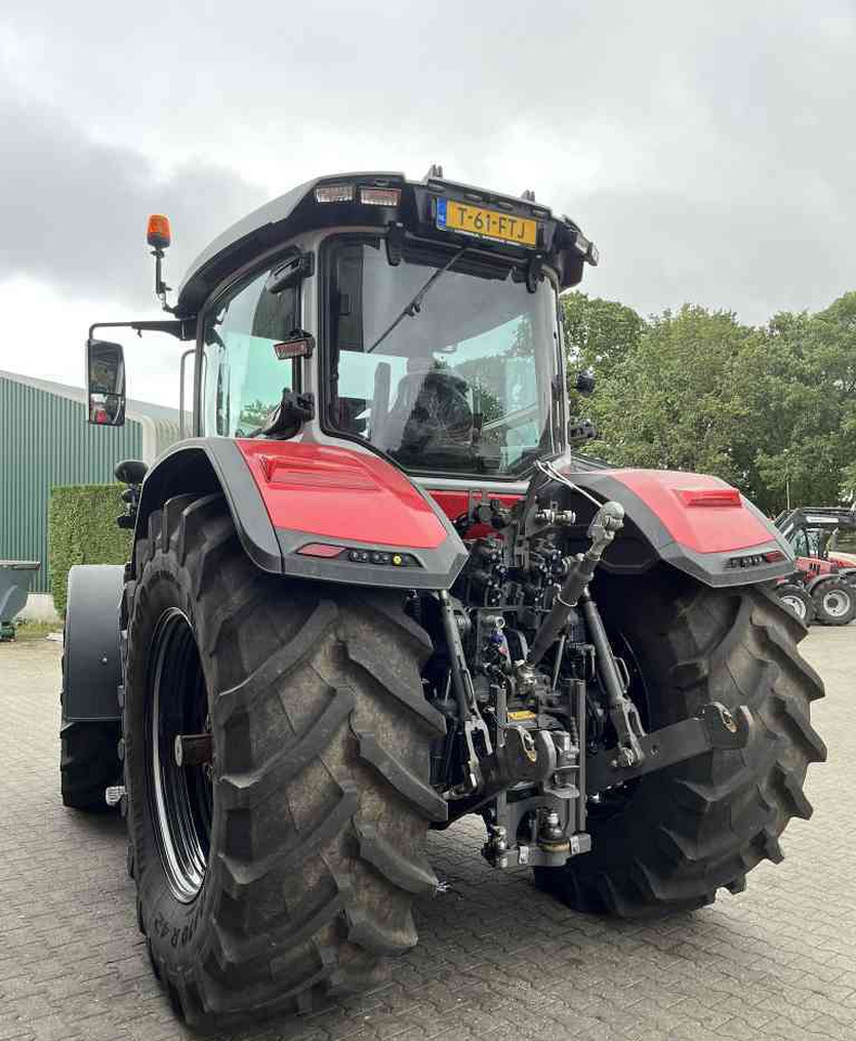 Massey Ferguson 8S.225 Dyna-VT Exclusive Tractoren - Farm tractor: picture 4 Massey Ferguson 8S.225 Dyna-VT Exclusive Tractoren - Farm tractor: picture 4