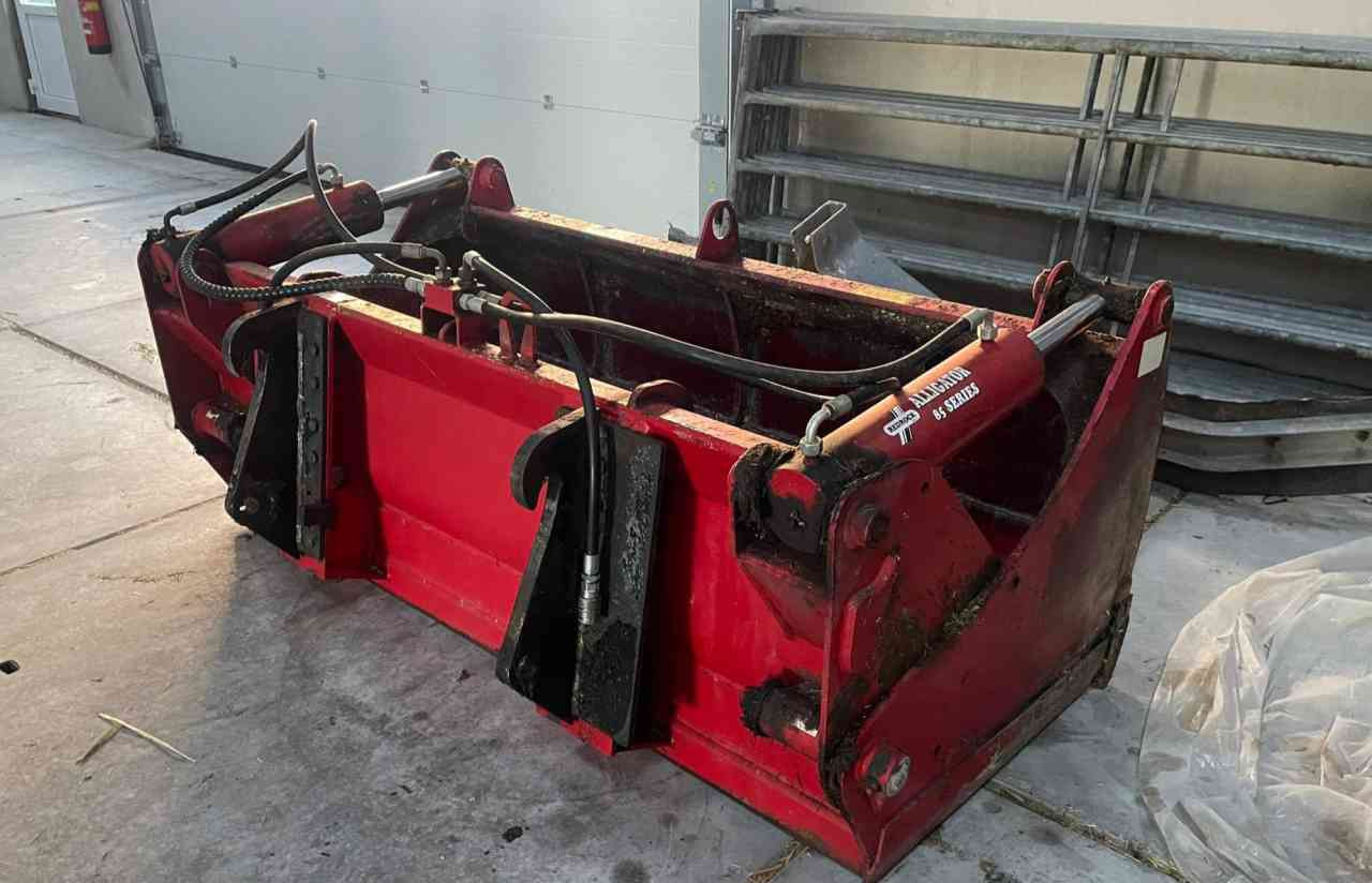 Redrock Kuilhapper 1.60 breed, dichte bodem, Volvo L30 aansluiting voermachines - Silage equipment: picture 2 Redrock Kuilhapper 1.60 breed, dichte bodem, Volvo L30 aansluiting voermachines - Silage equipment: picture 2