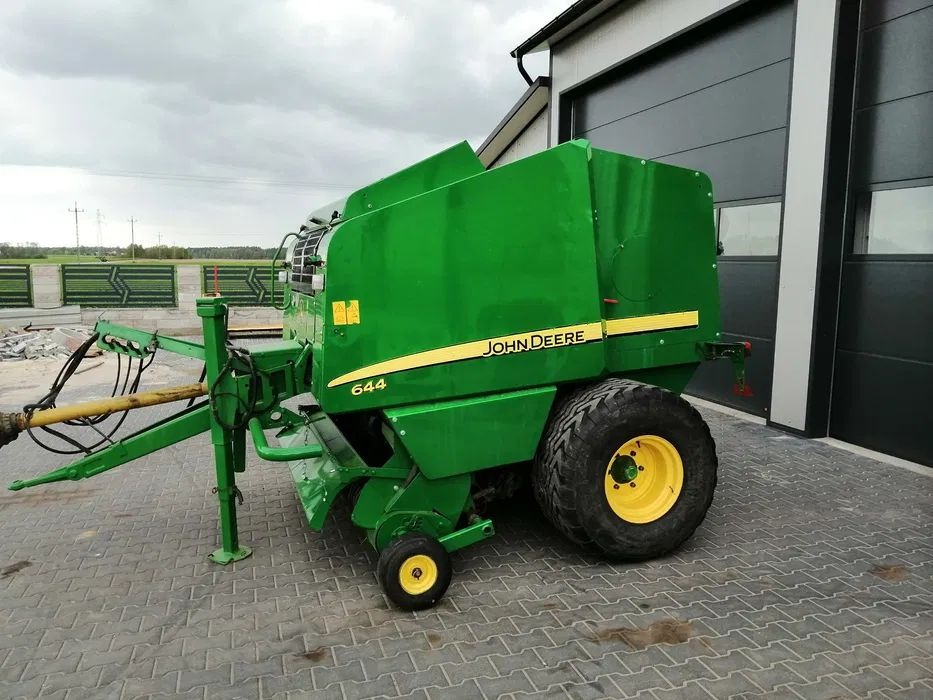 JOHN DEERE 644/2011r 578 PREMIUM opuszczana podloga cover edge - Round baler: picture 1 JOHN DEERE 644/2011r 578 PREMIUM opuszczana podloga cover edge - Round baler: picture 1