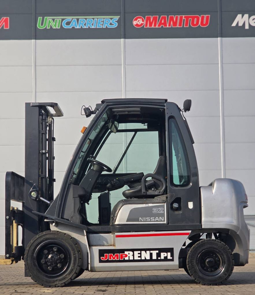 Nissan FGD02 A 32 Q - LPG forklift: picture 4 Nissan FGD02 A 32 Q - LPG forklift: picture 4