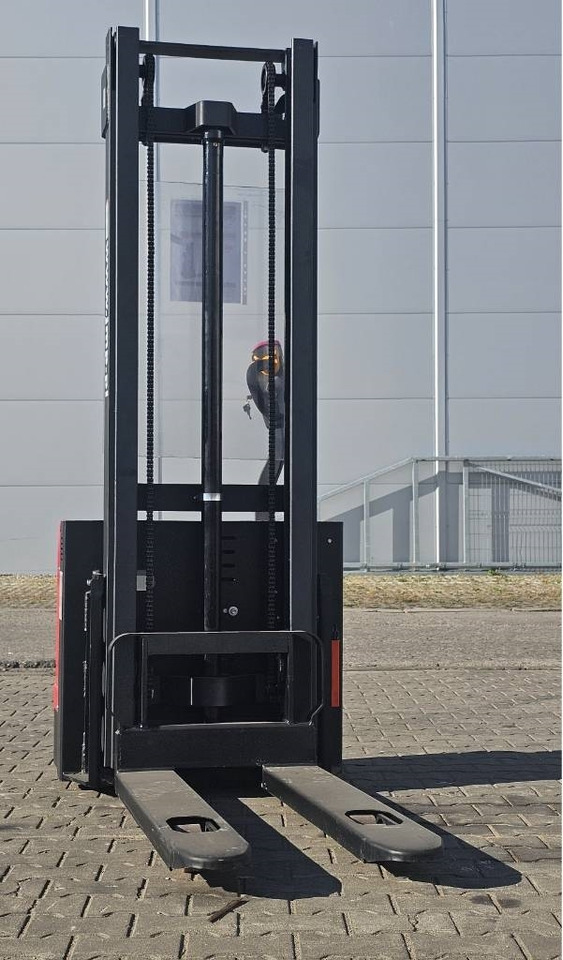 REDDOT ES12-ES 3300mm UNUSED - Stacker: picture 3 REDDOT ES12-ES 3300mm UNUSED - Stacker: picture 3
