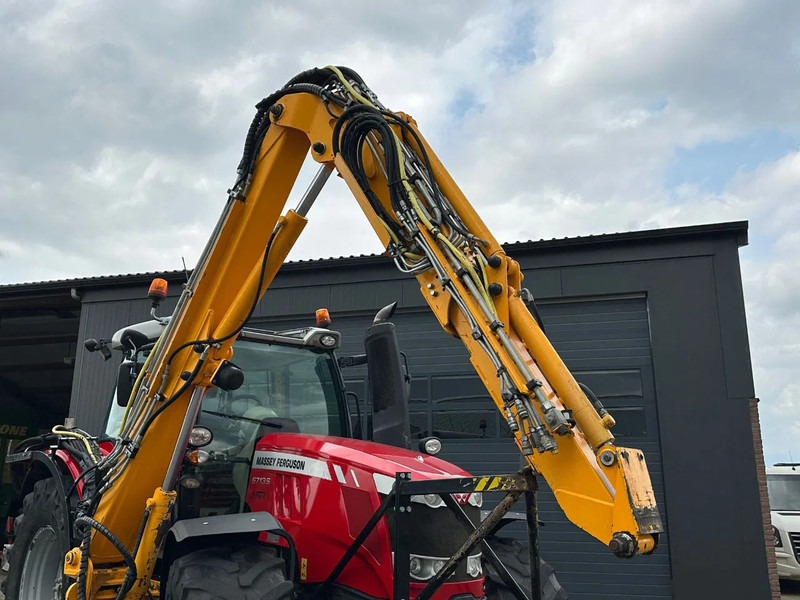 Farm tractor Massey Ferguson 6713S Dyna 6: picture 10 Farm tractor Massey Ferguson 6713S Dyna 6: picture 10