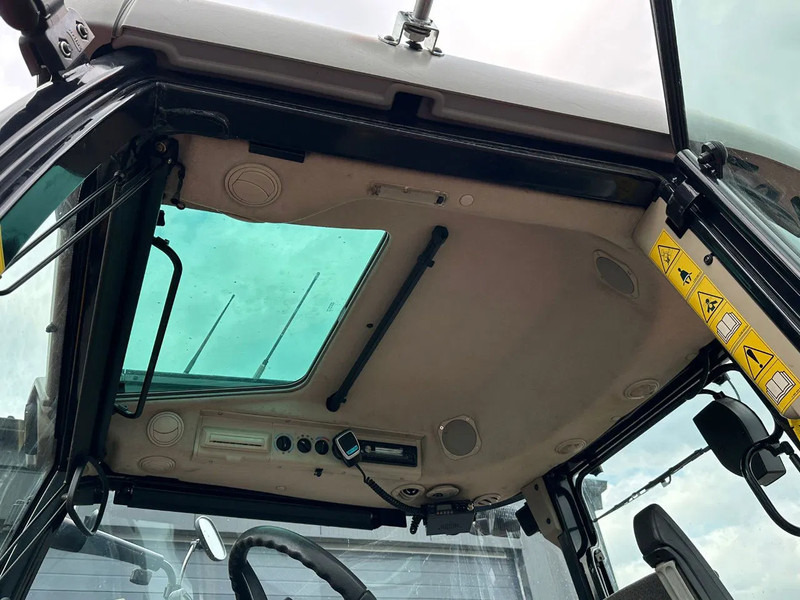 Farm tractor Massey Ferguson 6713S Dyna 6: picture 20 Farm tractor Massey Ferguson 6713S Dyna 6: picture 20