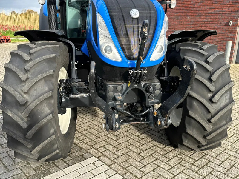 New Holland T5.140 Autocommand - Farm tractor: picture 5 New Holland T5.140 Autocommand - Farm tractor: picture 5