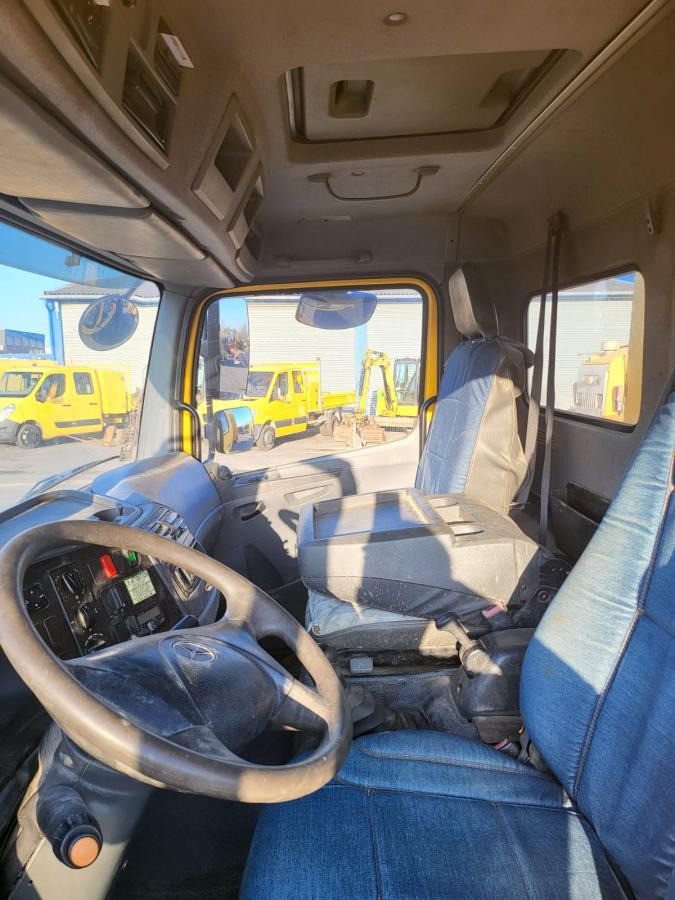 Hook lift truck Mercedes Atego 1622: picture 16