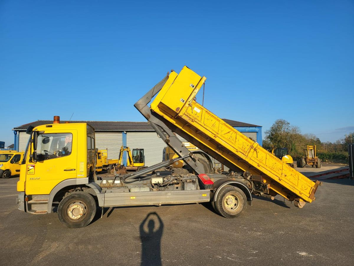 Mercedes Atego 1622 - Hook lift truck: picture 5 Mercedes Atego 1622 - Hook lift truck: picture 5