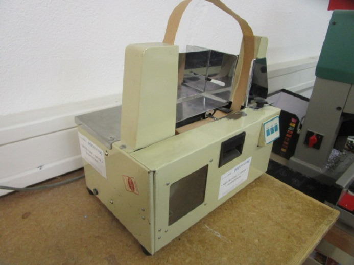 BANDEROLIERMASCHINE TANNER JC200 80 - Packaging machinery: picture 3 BANDEROLIERMASCHINE TANNER JC200 80 - Packaging machinery: picture 3