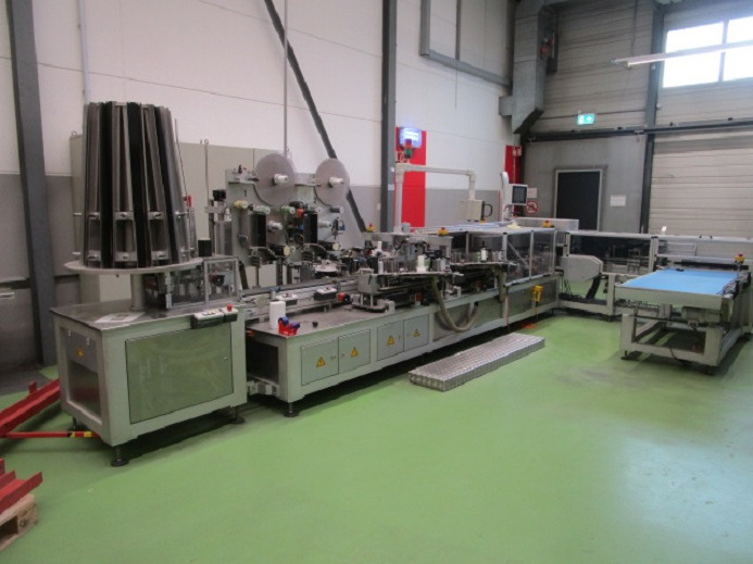 BECHER ETIKETTIERANLAGE SCHLEUTER GU 4S 6 - Packaging machinery: picture 1 BECHER ETIKETTIERANLAGE SCHLEUTER GU 4S 6 - Packaging machinery: picture 1