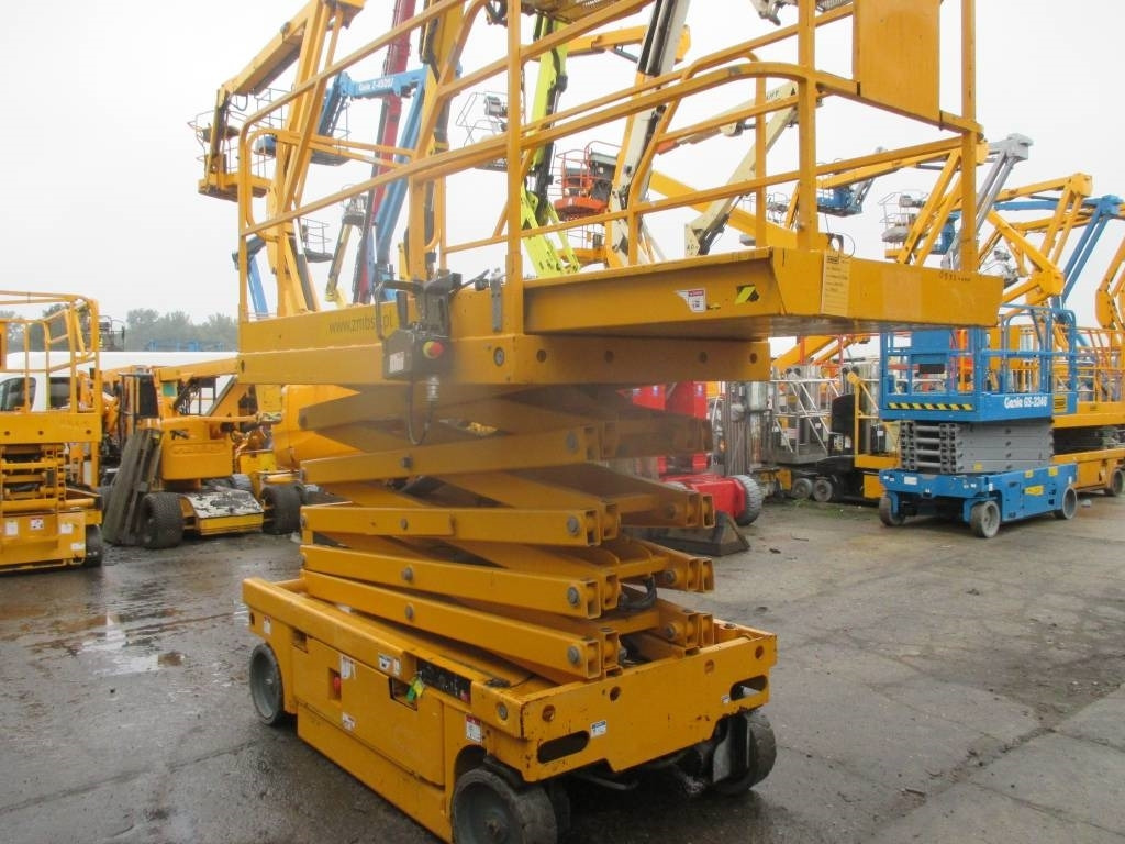 Haulotte Compact 12  - Scissor lift: picture 4 Haulotte Compact 12  - Scissor lift: picture 4