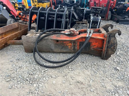 BRH NPK GH9 - Hydraulic hammer: picture 2 BRH NPK GH9 - Hydraulic hammer: picture 2