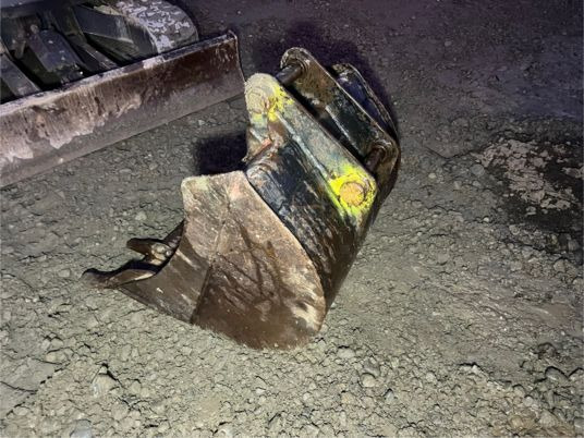Godet de terrassement jcb - axe 45 mm - Excavator bucket: picture 4 Godet de terrassement jcb - axe 45 mm - Excavator bucket: picture 4