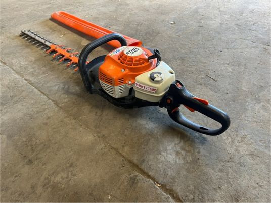 Taille haies thermique STIHL HS 82 R - Garden equipment: picture 4 Taille haies thermique STIHL HS 82 R - Garden equipment: picture 4