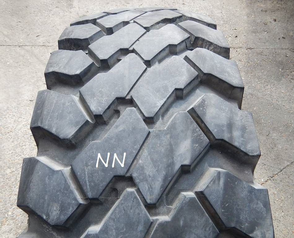 Continental 14.00R20 HCS - USED NN 95%  - Tire for Truck: picture 2 Continental 14.00R20 HCS - USED NN 95%  - Tire for Truck: picture 2