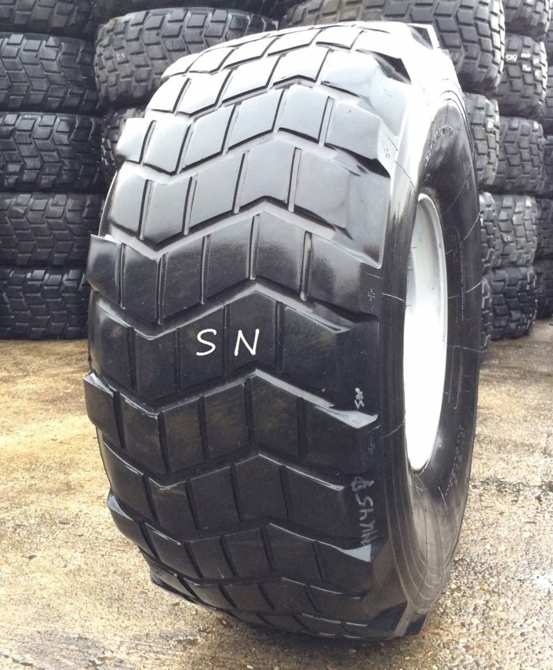 Michelin 525/65R20.5 XS - USED REGROOVED - Tire for Agricultural machinery: picture 1 Michelin 525/65R20.5 XS - USED REGROOVED - Tire for Agricultural machinery: picture 1