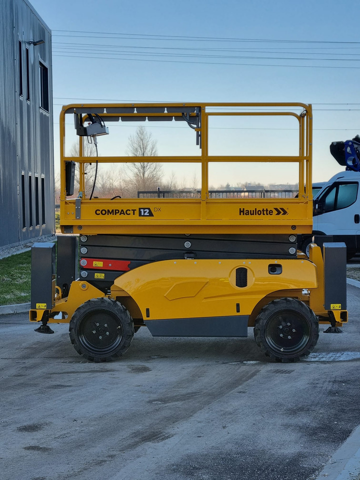 HAULOTTE 12DX - Scissor lift: picture 4 HAULOTTE 12DX - Scissor lift: picture 4