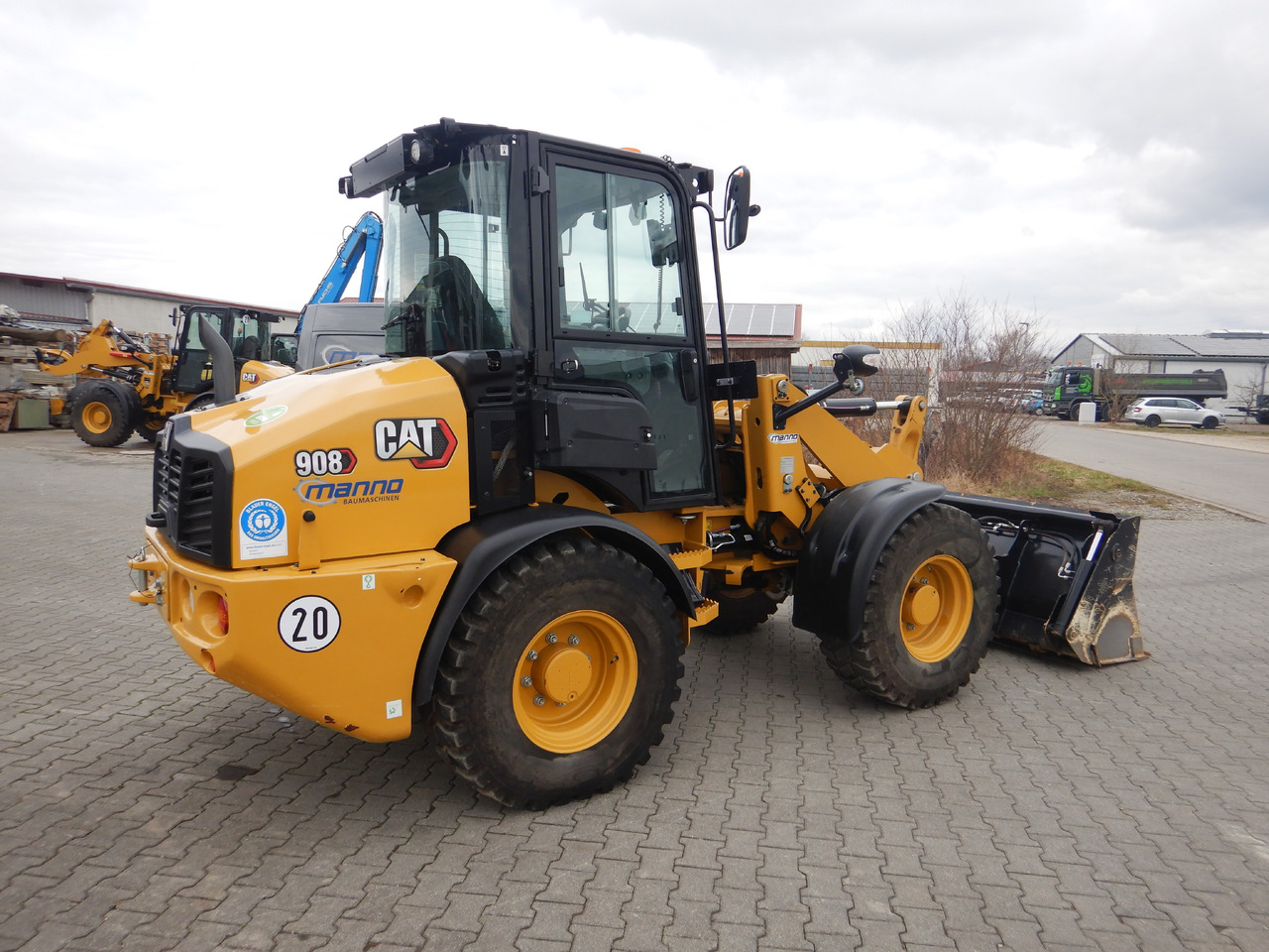 Wheel loader CATERPILLAR 908: picture 7