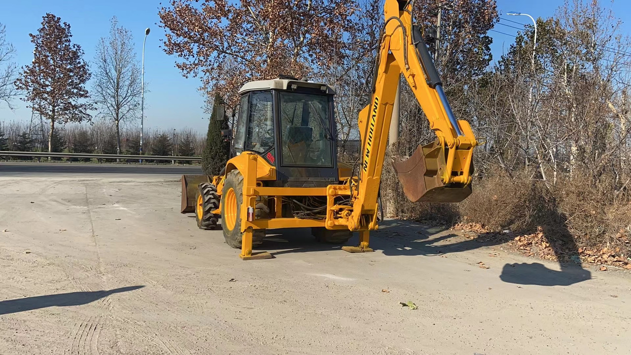 NEW HOLLAND LB95 - Backhoe loader: picture 4 NEW HOLLAND LB95 - Backhoe loader: picture 4