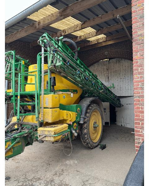 JOHN DEERE 832I - Trailed sprayer: picture 1 JOHN DEERE 832I - Trailed sprayer: picture 1