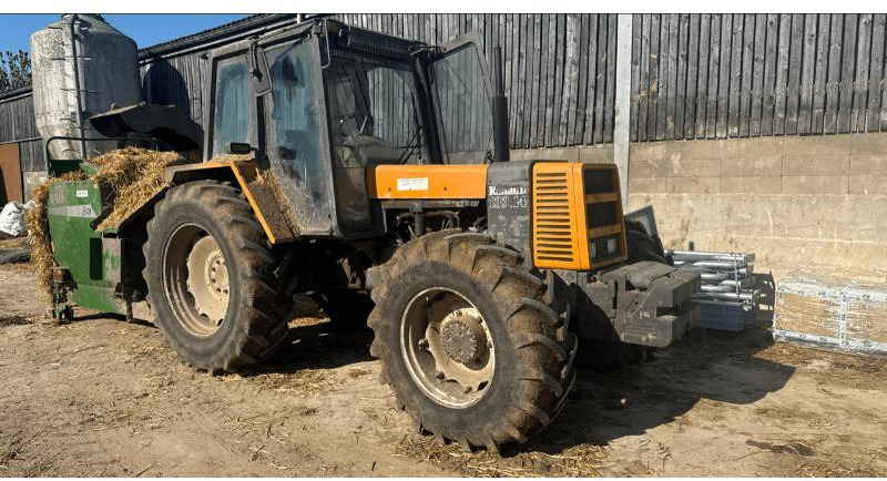 RENAULT 133-14 T - Farm tractor: picture 1 RENAULT 133-14 T - Farm tractor: picture 1