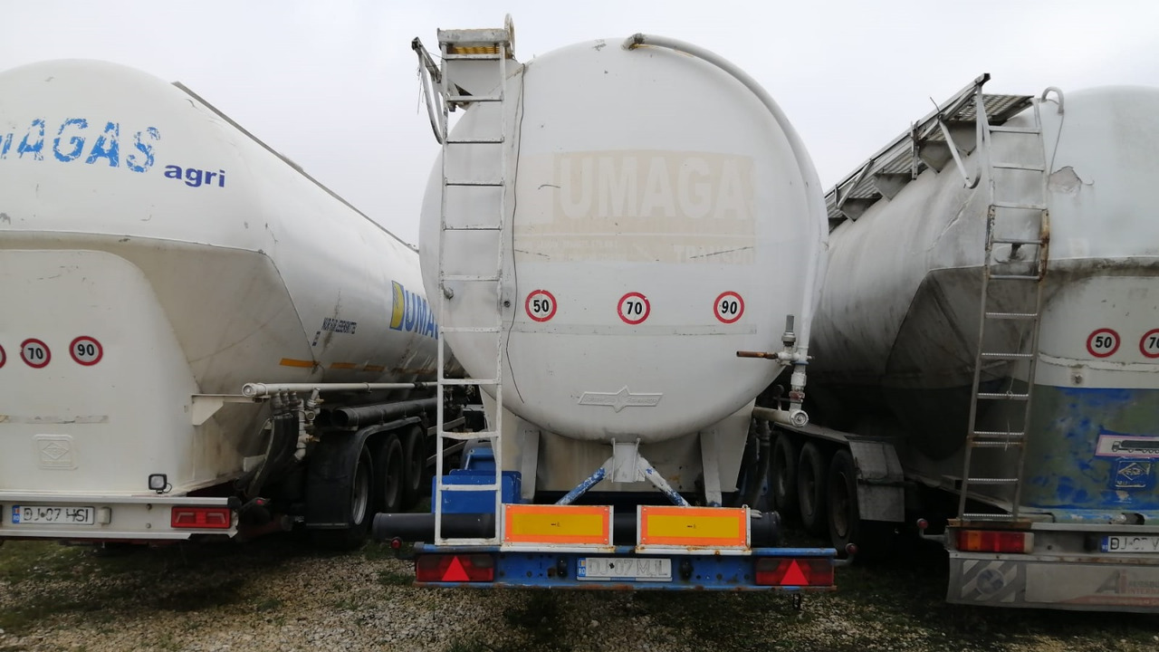 SPITZER Tank/Silo 57,000 l 4 Compartments for Powders/Feed/Water//Liquid Fertilizer/etc. - Silo semi-trailer: picture 1 SPITZER Tank/Silo 57,000 l 4 Compartments for Powders/Feed/Water//Liquid Fertilizer/etc. - Silo semi-trailer: picture 1