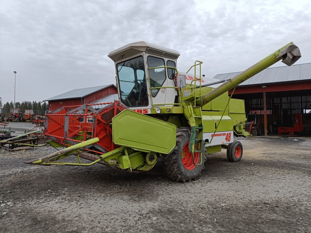 Claas Dominator 48 - Combine harvester: picture 1 Claas Dominator 48 - Combine harvester: picture 1