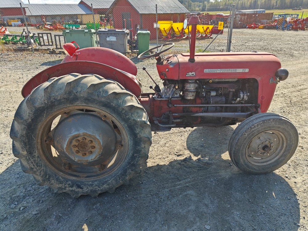 Massey Ferguson 35 traktori alkuperäiskuntoinen, katso video! - Farm tractor: picture 4 Massey Ferguson 35 traktori alkuperäiskuntoinen, katso video! - Farm tractor: picture 4