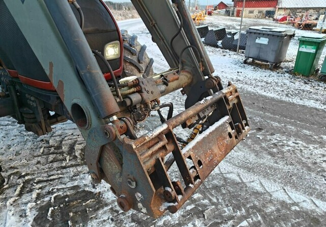 Valtra T190 HiTech etukuormaajalla - Farm tractor: picture 5 Valtra T190 HiTech etukuormaajalla - Farm tractor: picture 5