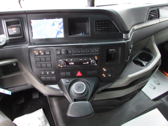 MAN TGX 18.470 4x2 LL SA - Tractor unit: picture 2 MAN TGX 18.470 4x2 LL SA - Tractor unit: picture 2