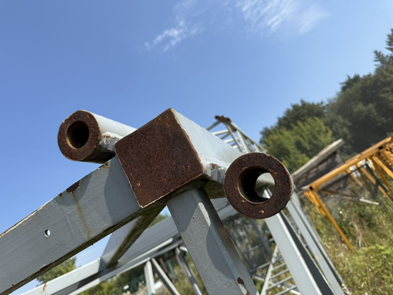 Liebherr 80HC 120HC 170HC towers + 120HC undercarriage - Tower crane: picture 5 Liebherr 80HC 120HC 170HC towers + 120HC undercarriage - Tower crane: picture 5