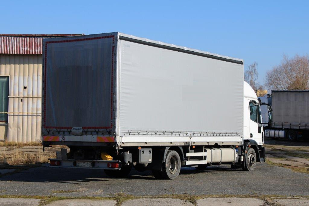 Iveco Eurocargo 120E25 - Curtainsider truck: picture 3 Iveco Eurocargo 120E25 - Curtainsider truck: picture 3