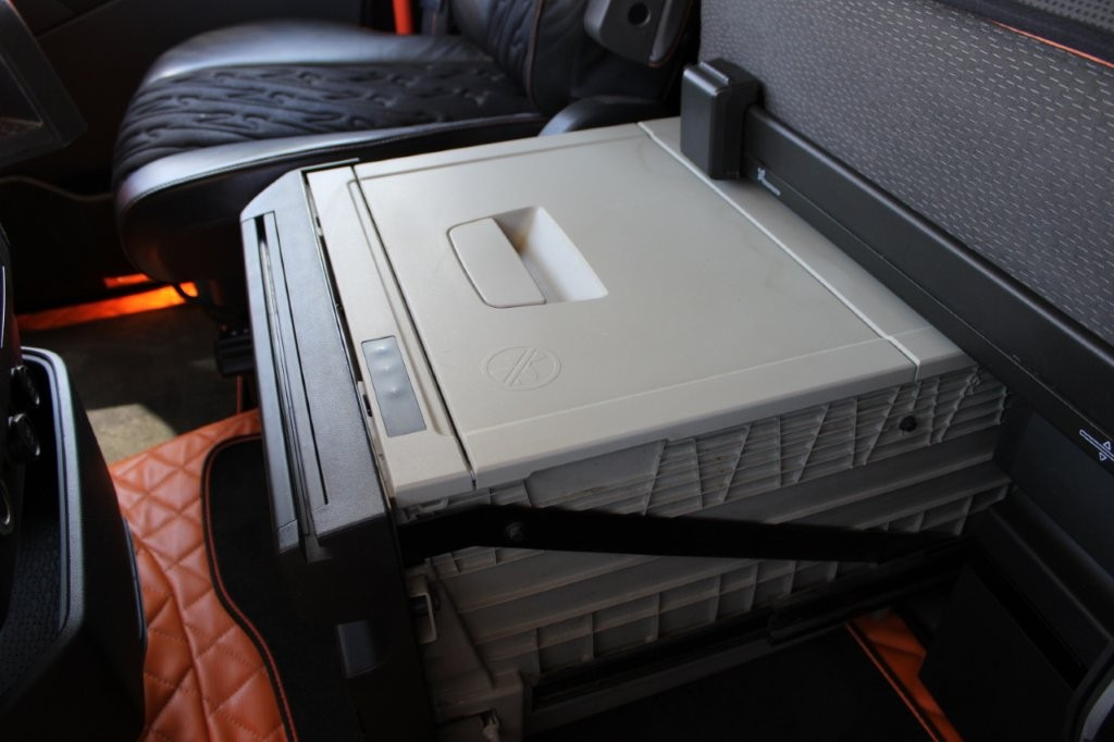 Tractor unit Volvo FH16 750 EURO 6, RETARDER, HYDRAULIKA: picture 15 Tractor unit Volvo FH16 750 EURO 6, RETARDER, HYDRAULIKA: picture 15