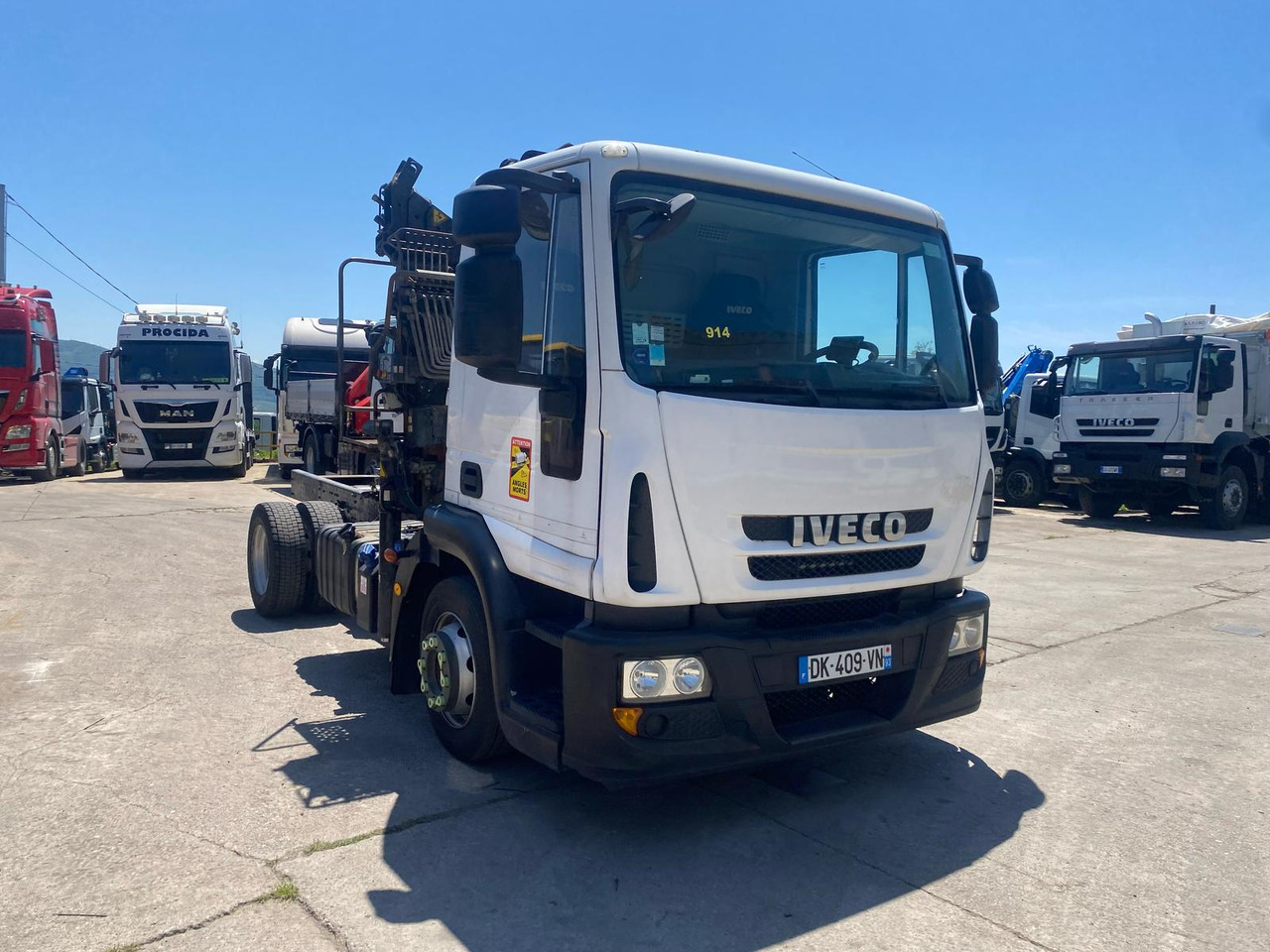 IVECO EUROCARGO 120E25 - Crane truck: picture 1 IVECO EUROCARGO 120E25 - Crane truck: picture 1