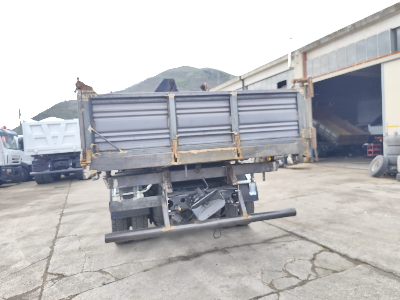 Crane truck, Tipper IVECO EUROCARGO 120E28: picture 17 Crane truck, Tipper IVECO EUROCARGO 120E28: picture 17