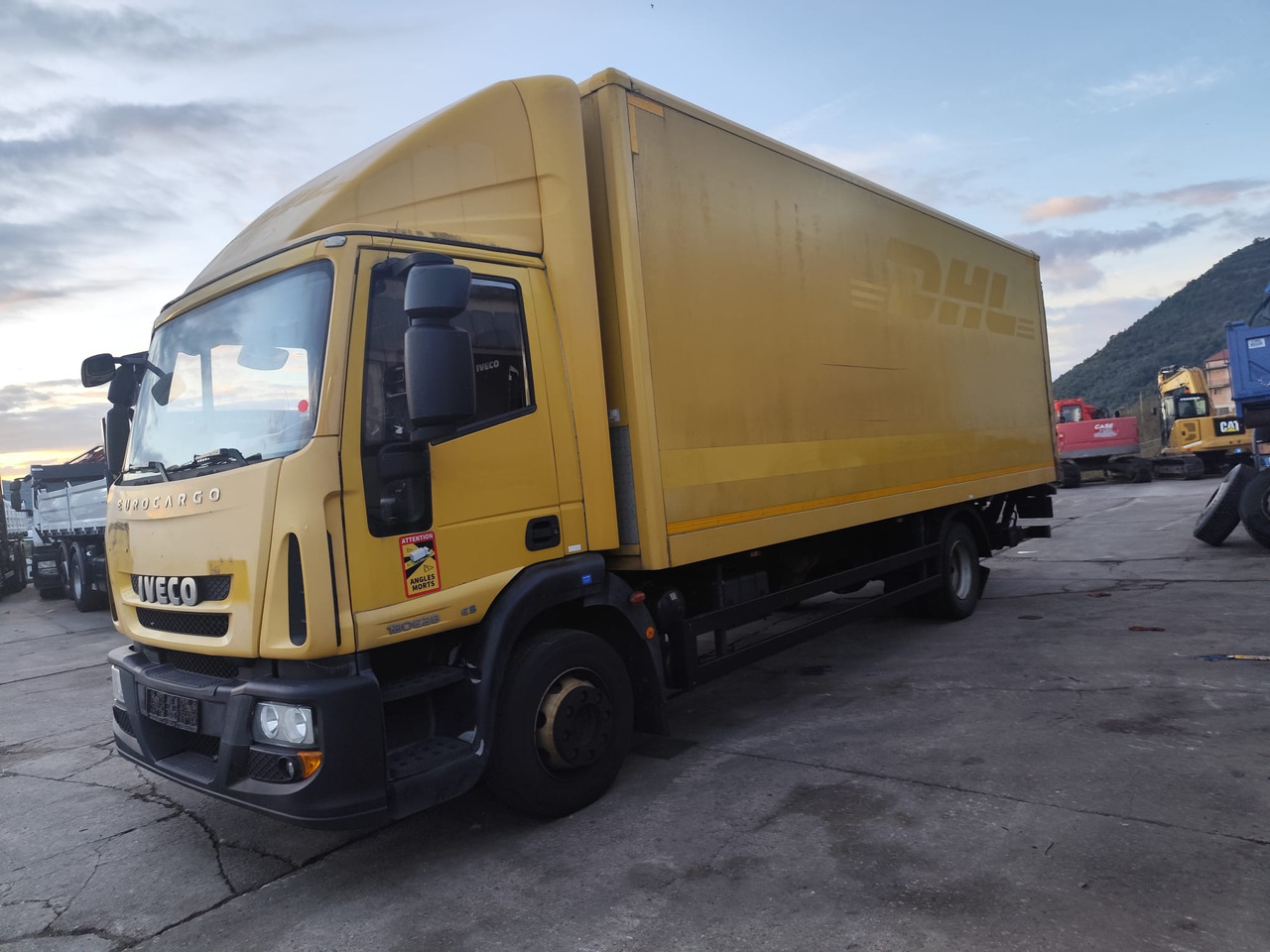 IVECO EUROCARGO 120E28P - Cab chassis truck: picture 1 IVECO EUROCARGO 120E28P - Cab chassis truck: picture 1