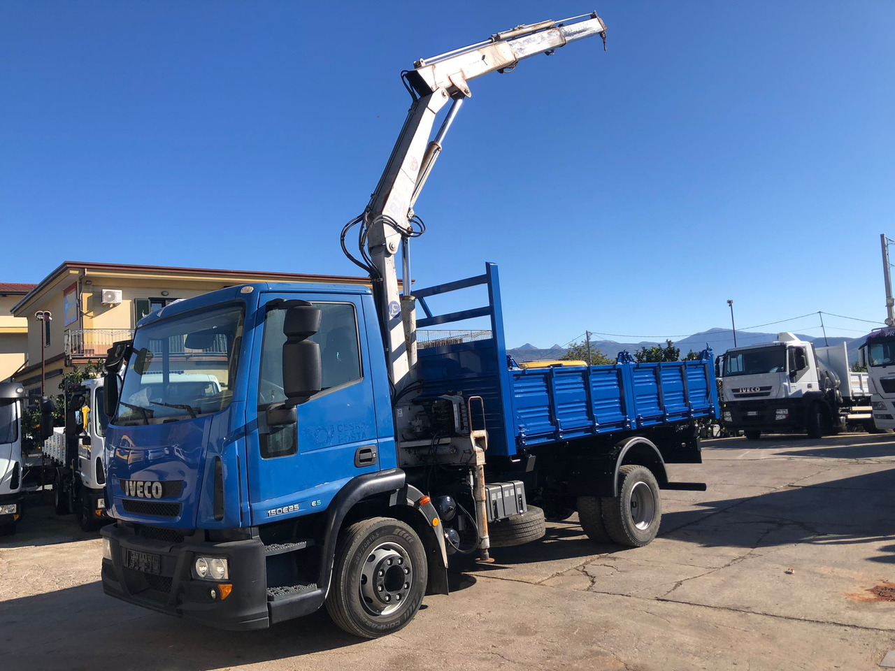 IVECO EUROCARGO 150E25P - Crane truck: picture 1 IVECO EUROCARGO 150E25P - Crane truck: picture 1