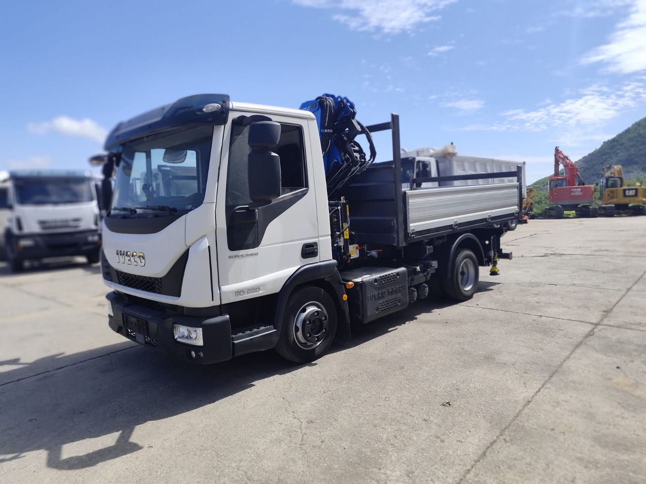 IVECO EUROCARGO 80-220 - Crane truck: picture 3 IVECO EUROCARGO 80-220 - Crane truck: picture 3