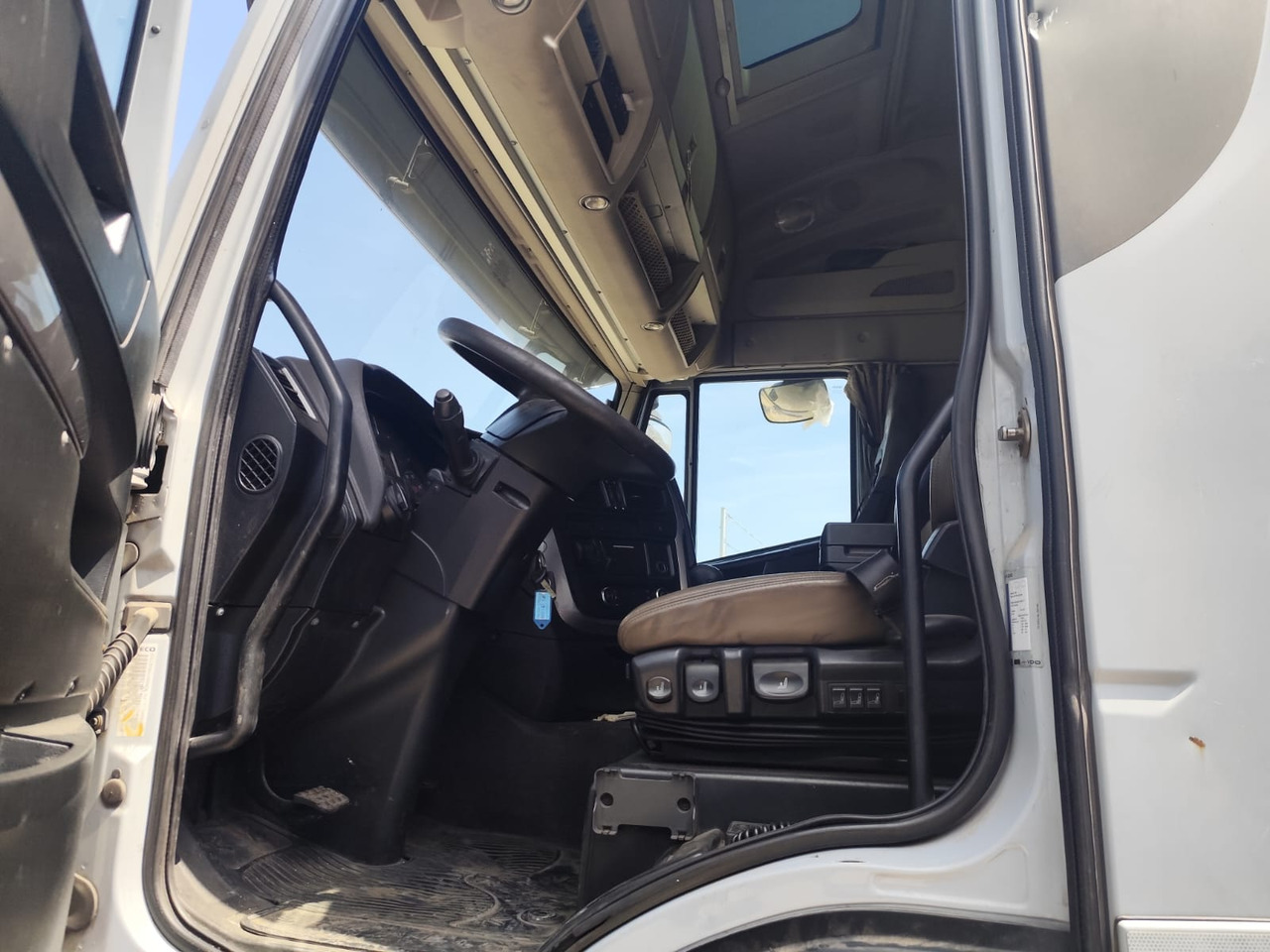 IVECO STRALIS AS 260S46 - Dropside/ Flatbed truck: picture 2 IVECO STRALIS AS 260S46 - Dropside/ Flatbed truck: picture 2
